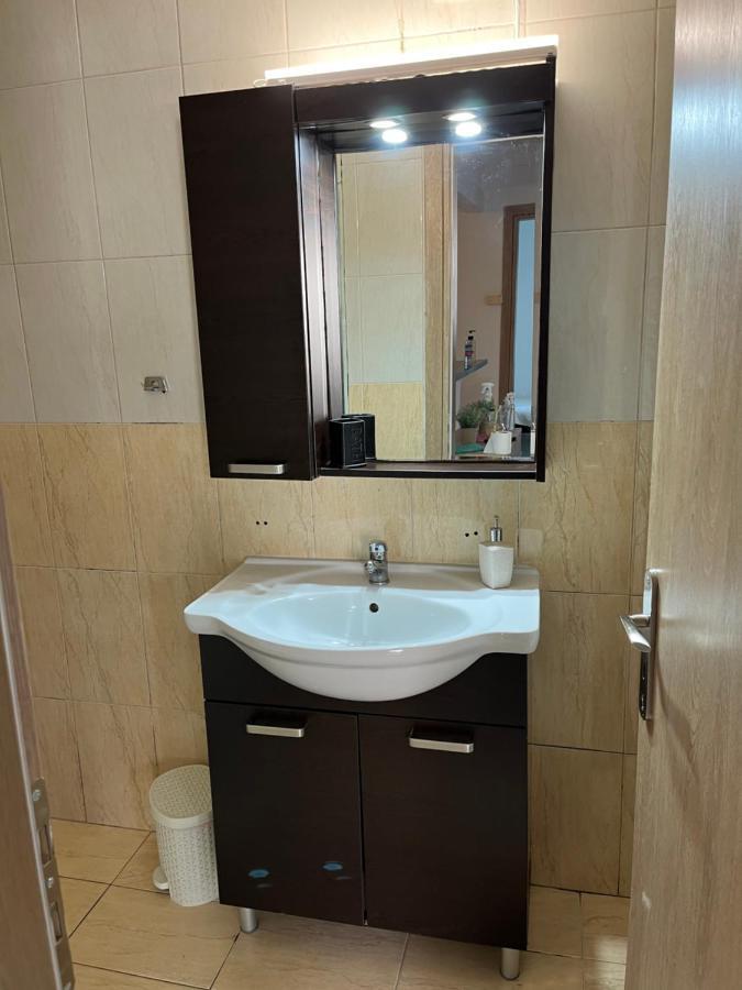 Nantia Apartment Myrina Luaran gambar